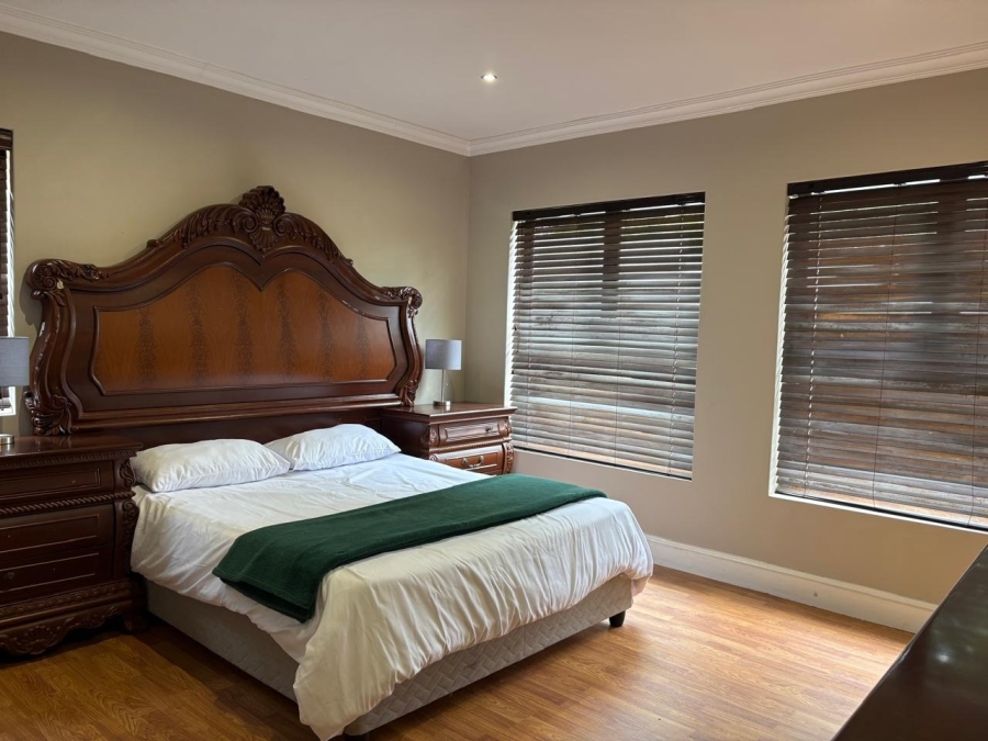To Let 6 Bedroom Property for Rent in West Beach Western Cape